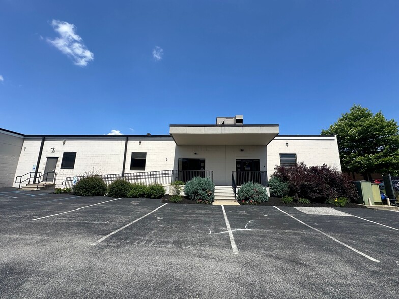 720 E Market St, West Chester, PA à louer - Photo de l’immeuble – Image 1 sur 4