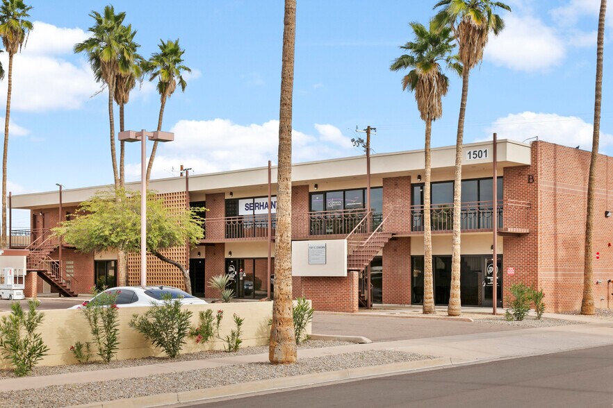 1501 E Osborn Rd, Phoenix, AZ à louer - Photo principale – Image 1 sur 9