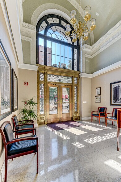 200 N Laura St, Jacksonville, FL à louer - Photo intérieure – Image 2 sur 7