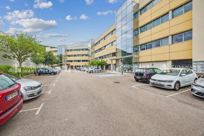165 Avenue Du Marin Blanc, Aubagne à louer - Photo de l’immeuble – Image 3 sur 5