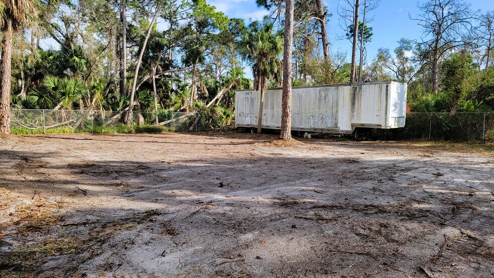 416 Sally St, Port Charlotte, FL à louer - Photo principale – Image 2 sur 18