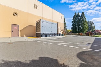 14210 Bacchus Landing Way, Healdsburg, CA à louer Photo intérieure– Image 2 sur 28