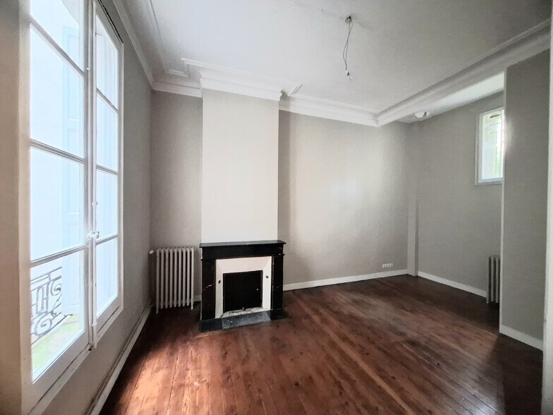 Bureau dans Bordeaux à louer - Photo de l’immeuble – Image 3 sur 12