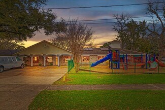 Plus de détails pour 2121 N Grand Blvd, Pearland, TX - Spécialisé à vendre