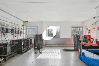 Local d’activités dans Lisses à louer Photo intérieure– Image 1 sur 11