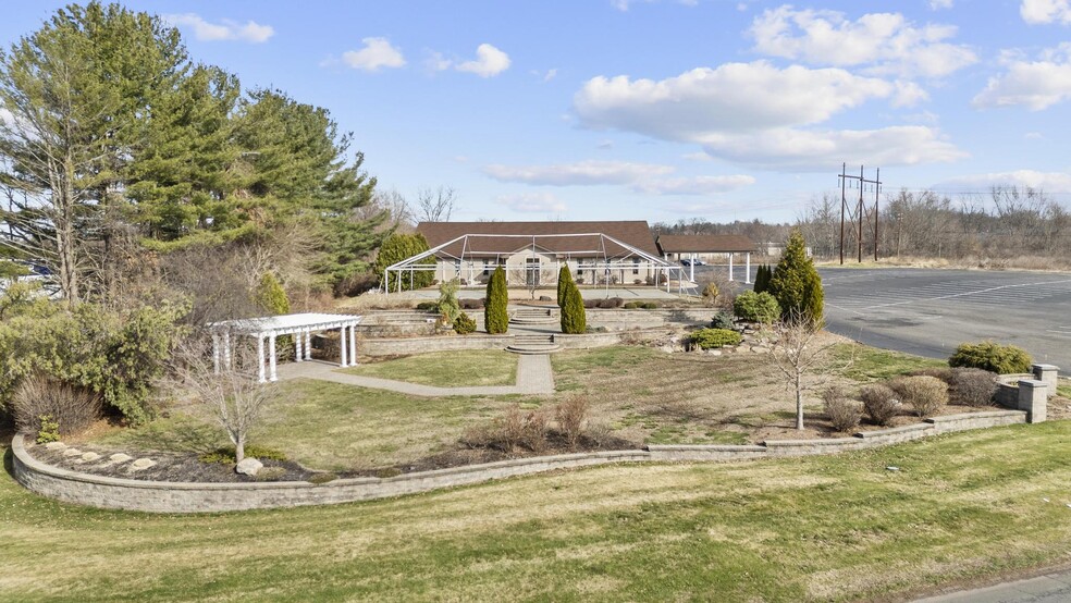 17 Thompson Rd, East Windsor, CT à vendre - Photo de l’immeuble – Image 3 sur 35