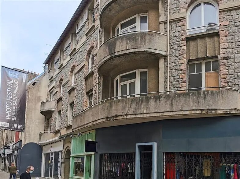 Bureau dans Saint-Brieuc à louer - Photo de l’immeuble – Image 2 sur 2