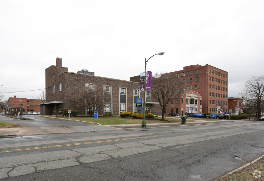 98-100 Farmington Ave, Hartford, CT à louer - Photo de l’immeuble – Image 3 sur 7