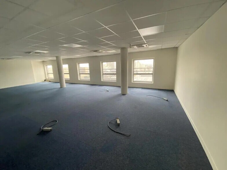 Bureau dans Créteil à louer - Photo de l’immeuble – Image 3 sur 9