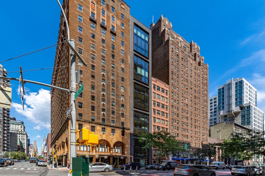 139 E 23rd St, New York, NY à louer - Photo de l’immeuble – Image 3 sur 7