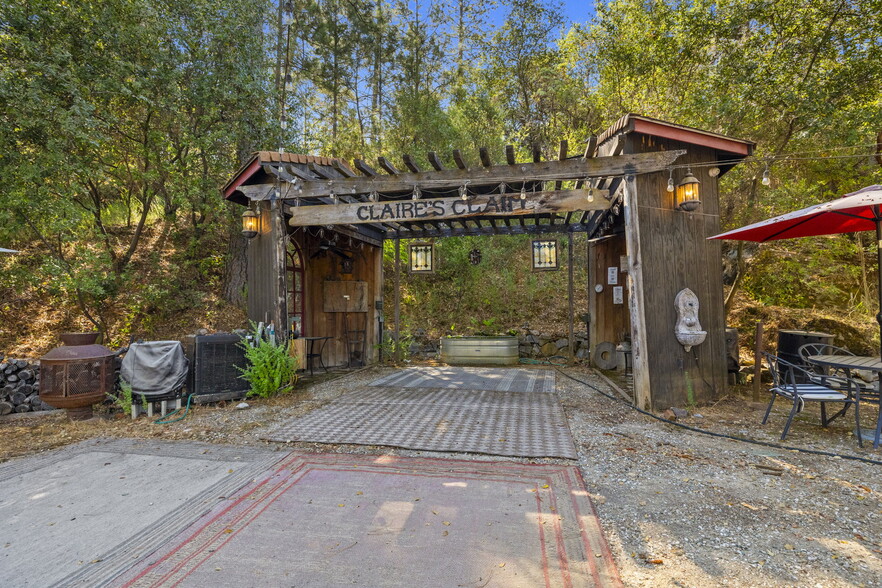 22389 Parrotts Ferry Rd, Sonora, CA à vendre - Photo principale – Image 1 sur 35