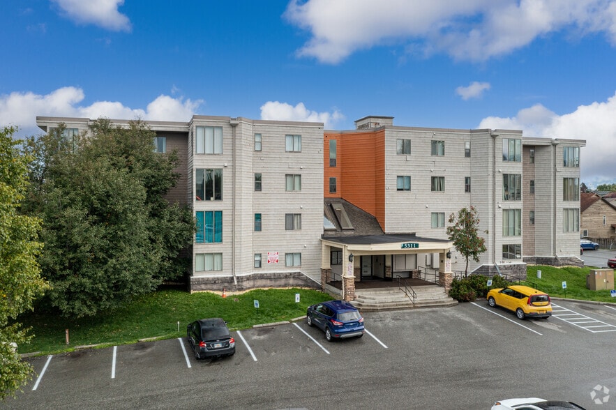 5215 Mockingbird Dr, Anchorage, AK à vendre - Photo principale – Image 1 sur 25