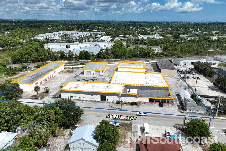 657 NE Dixie Hwy, Jensen Beach, FL à louer - Photo de l’immeuble – Image 3 sur 18