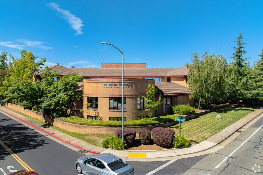 11985 Heritage Oak Pl, Auburn, CA à louer - Photo principale – Image 1 sur 3