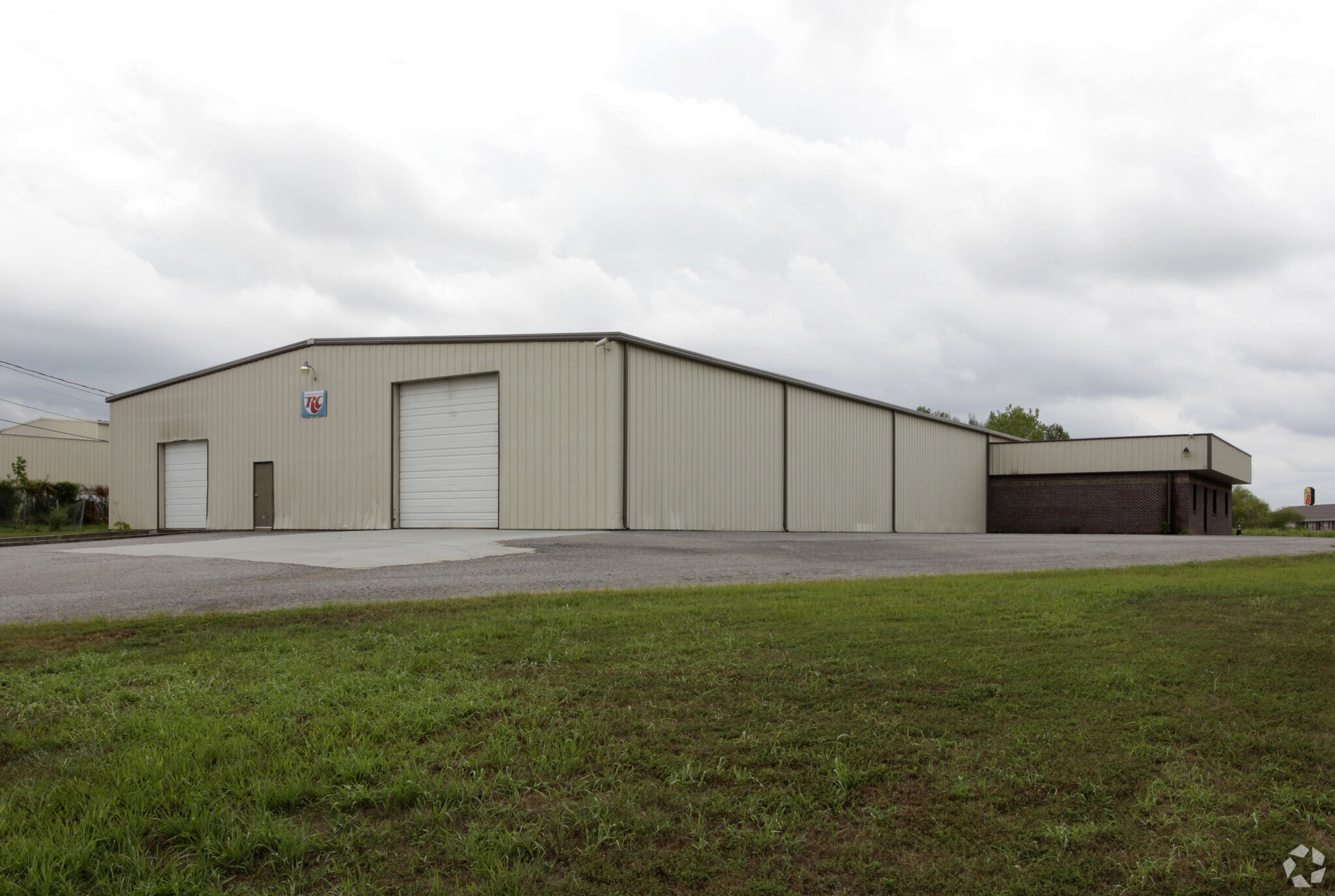 660 Cola Dr, Clarksville, TN à louer Photo principale– Image 1 sur 7