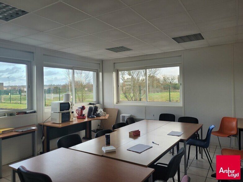 Local d'activités dans Allonnes à vendre - Photo intérieure – Image 3 sur 5