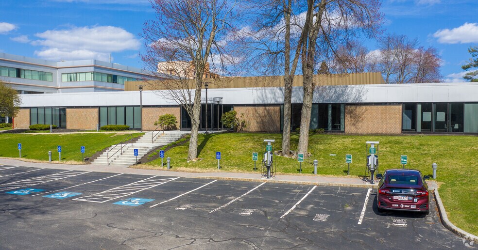 298 Concord Rd, Billerica, MA à vendre - Photo de l’immeuble – Image 2 sur 10