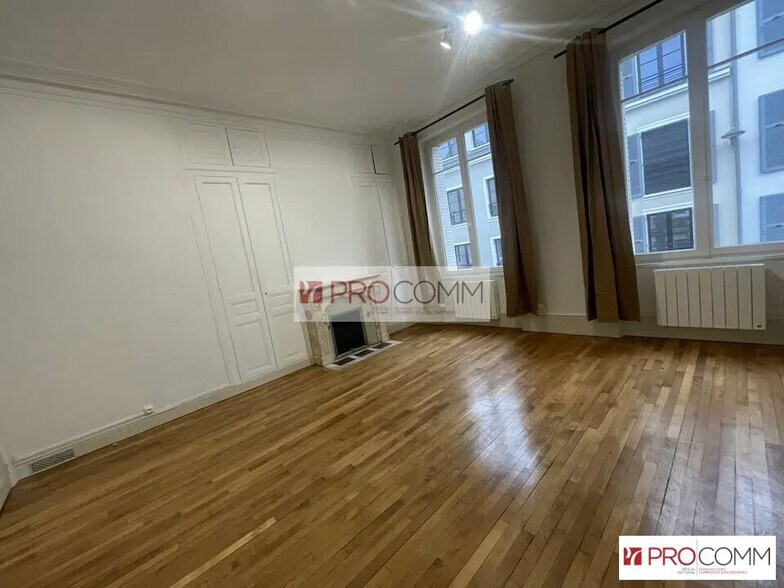 Bureau dans Chartres à louer - Photo de l’immeuble – Image 2 sur 3