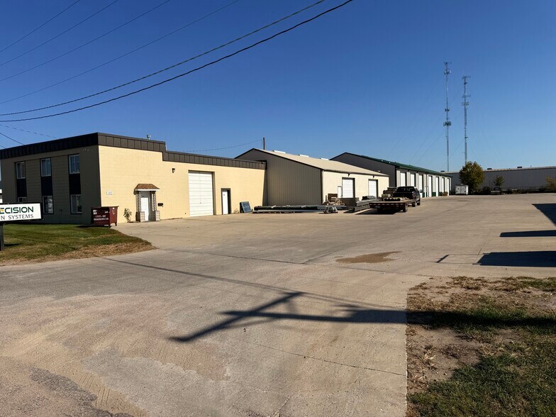 Shop/Office Portfolio For Sale portefeuille de 5 biens à vendre sur LoopNet.fr - Photo de l’immeuble – Image 2 sur 52