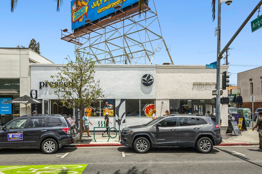 4923 E 2nd St, Long Beach, CA à louer - Photo de l’immeuble – Image 2 sur 10