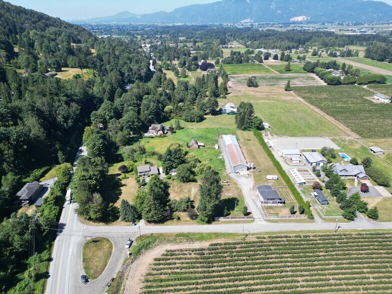 4843 Giesbrecht Rd, Chilliwack, BC à vendre - Photo de l’immeuble – Image 3 sur 26