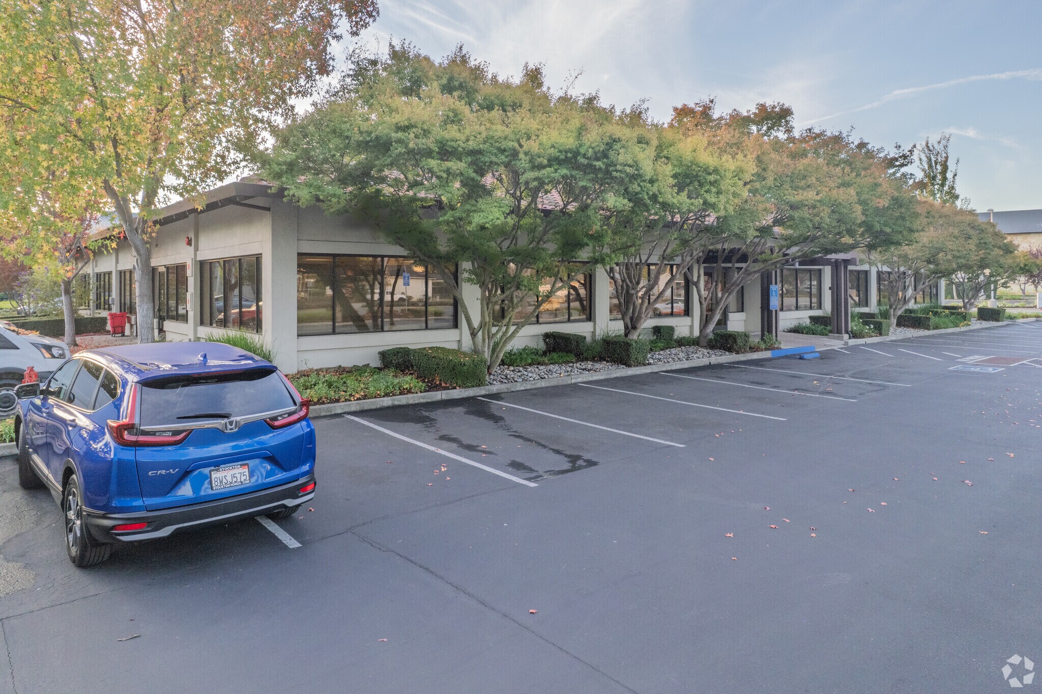 1100 Marsh Rd, Menlo Park, CA à louer Photo principale– Image 1 sur 4