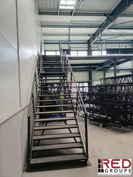 Industriel/Logistique dans Gignac-la-Nerthe à louer - Photo de l’immeuble – Image 1 sur 4