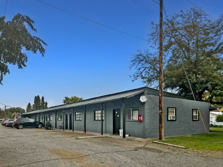 616 Columbia Ave, Bridgeport, WA à vendre - Photo principale – Image 1 sur 30