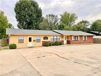 Plus de détails pour 1801 W Huntsville Ave, Springdale, AR - Bureau à louer