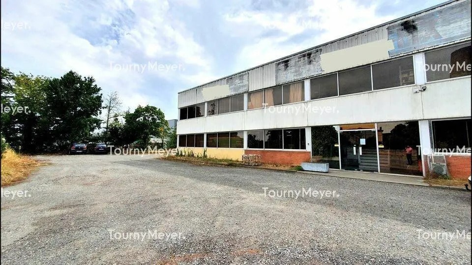 Local d'activités dans Portet-sur-Garonne à vendre - Photo de l’immeuble – Image 1 sur 12