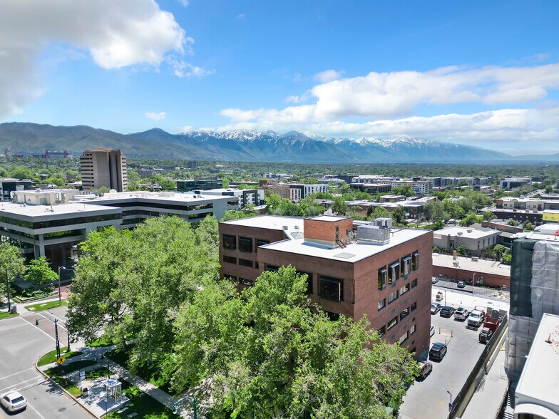 370 E South Temple, Salt Lake City, UT à louer - Photo de l’immeuble – Image 3 sur 3