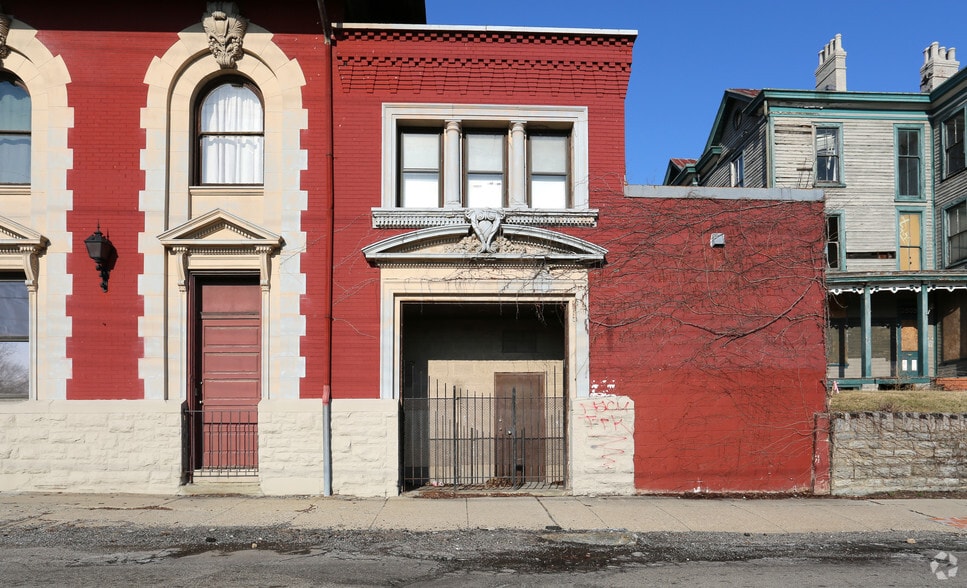 1050 E McMillan St, Cincinnati, OH à vendre - Photo de l’immeuble – Image 3 sur 4