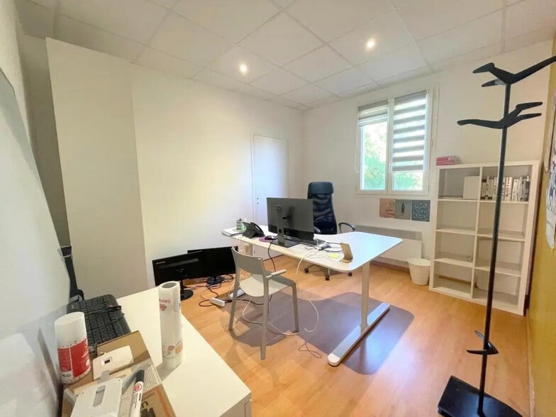 Bureau dans Maisons-Laffitte à louer - Photo de l’immeuble – Image 2 sur 5