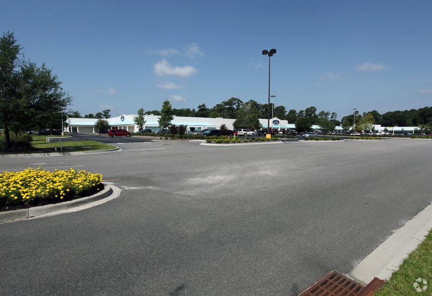 3890 S Kings Hwy, Myrtle Beach, SC à louer - Photo principale – Image 1 sur 5