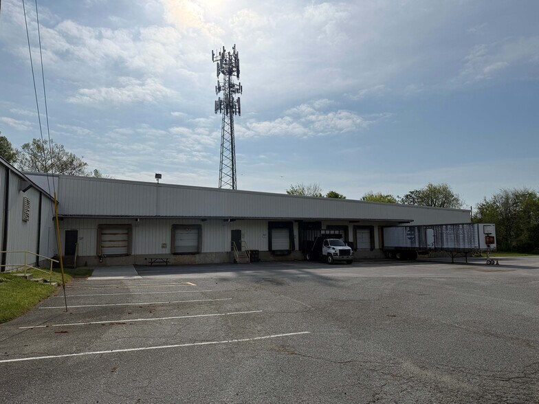 501 W Camel St, Greensboro, NC à louer - Photo de l’immeuble – Image 2 sur 3