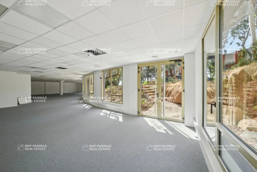 Bureau dans Valbonne à vendre - Photo de l’immeuble – Image 3 sur 17