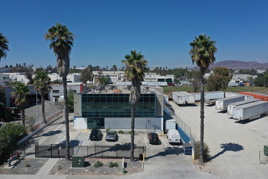 9874 Via De La Amistad, San Diego, CA à vendre - Photo de l’immeuble – Image 2 sur 7