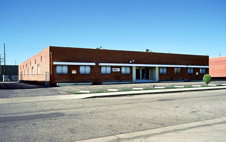 8967-8975 Fullbright Ave, Chatsworth, CA à louer - Photo de l’immeuble – Image 3 sur 5