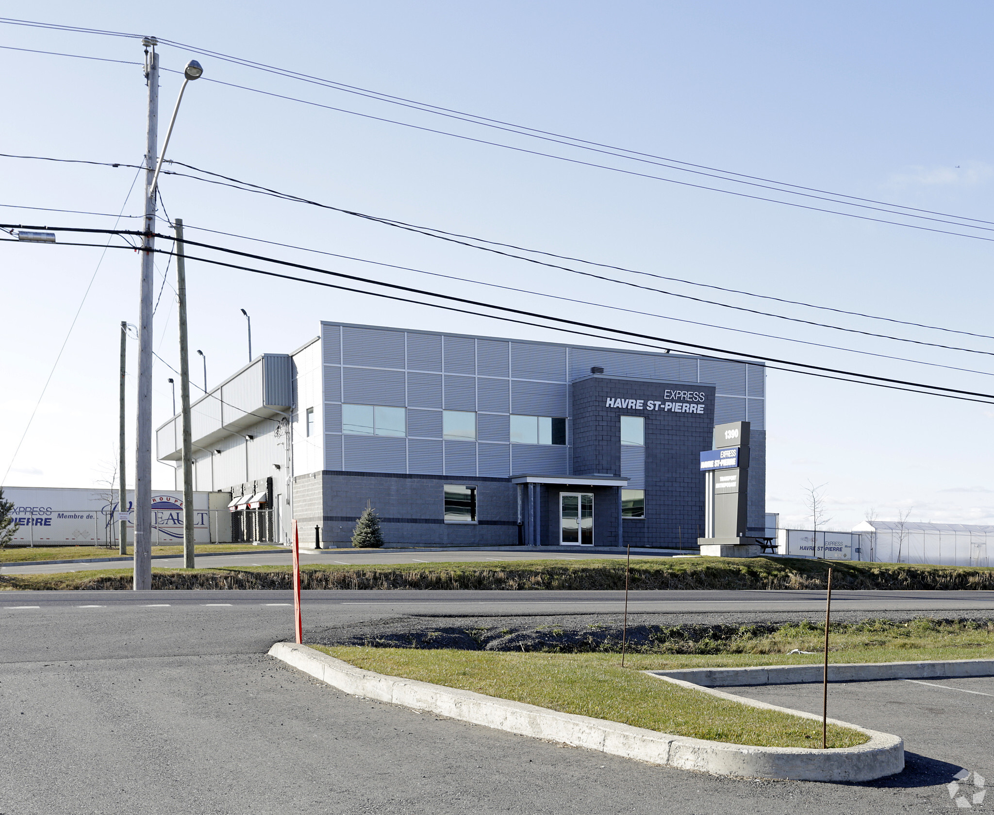 1390 Boul Lionel-Boulet, Varennes, QC à louer Photo principale– Image 1 sur 5