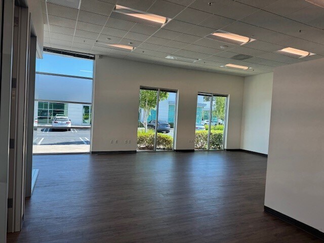 559 Clyde Ave, Mountain View, CA à louer - Photo intérieure – Image 2 sur 7