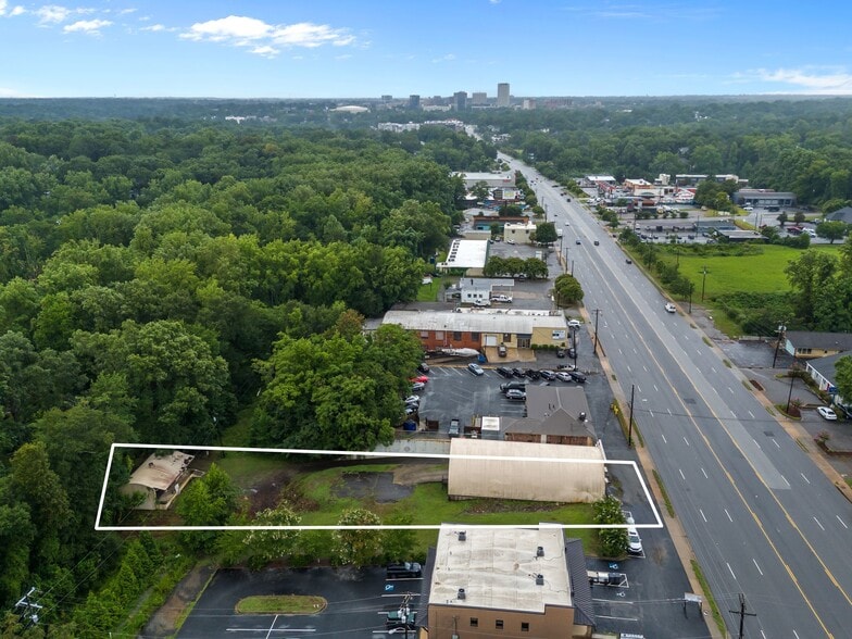 730 Wade Hampton Blvd, Greenville, SC à vendre - Aérien – Image 2 sur 25