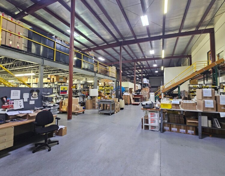 3881 Danbury Rd, Brewster Village, NY à vendre - Photo intérieure – Image 3 sur 14