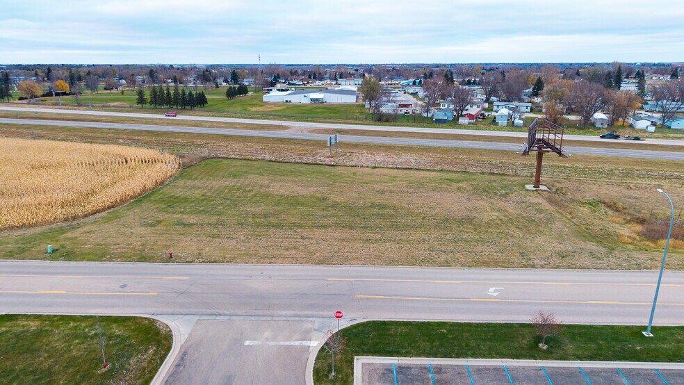 1420 23rd Street SW St, Jamestown, ND à vendre - Photo principale – Image 1 sur 3