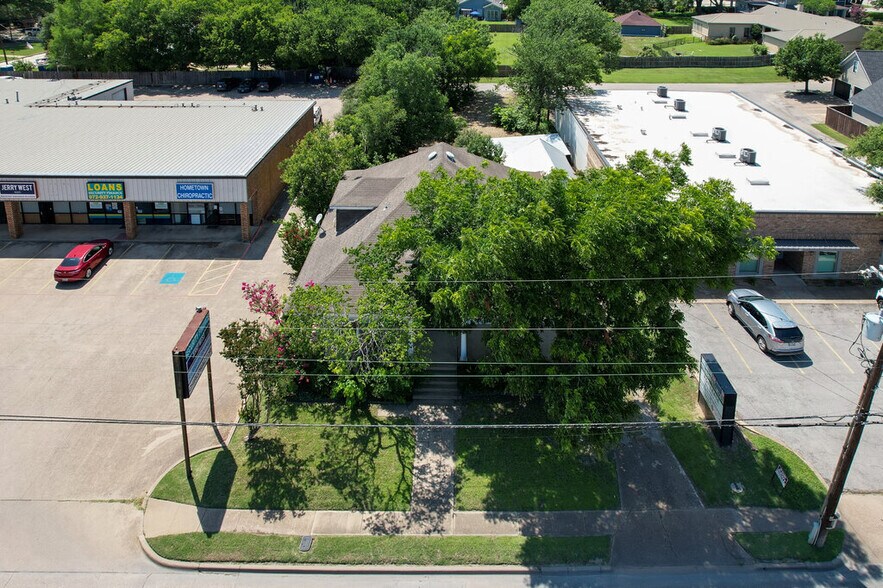 609 Ferris Ave, Waxahachie, TX à vendre - Photo de l’immeuble – Image 2 sur 31