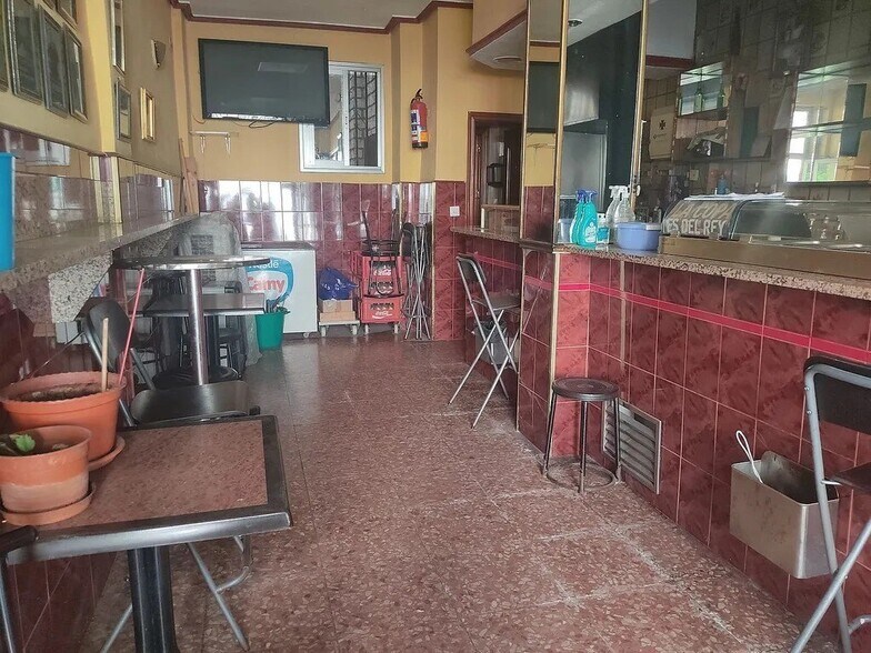 Calle Agustina de Aragón, Móstoles, Madrid à vendre - Photo de l’immeuble – Image 1 sur 1