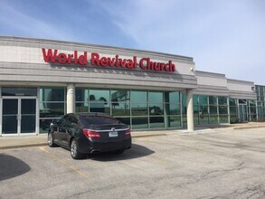 7810-7900 NW 100th St, Kansas City, MO à louer Photo de l’immeuble– Image 2 sur 8