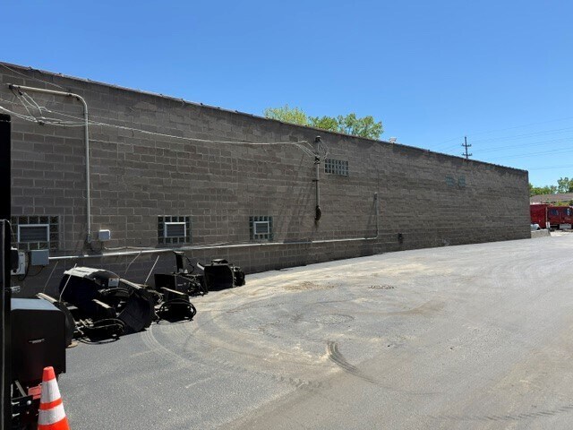 205 E Burlington Ave, Westmont, IL à vendre - Photo de l’immeuble – Image 2 sur 19