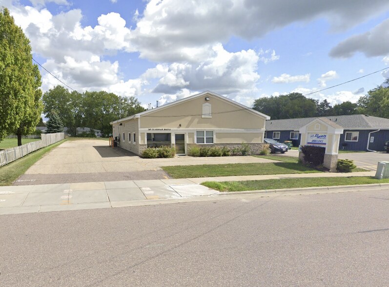 245 Clarmar Dr, Sun Prairie, WI à vendre - Photo principale – Image 1 sur 1