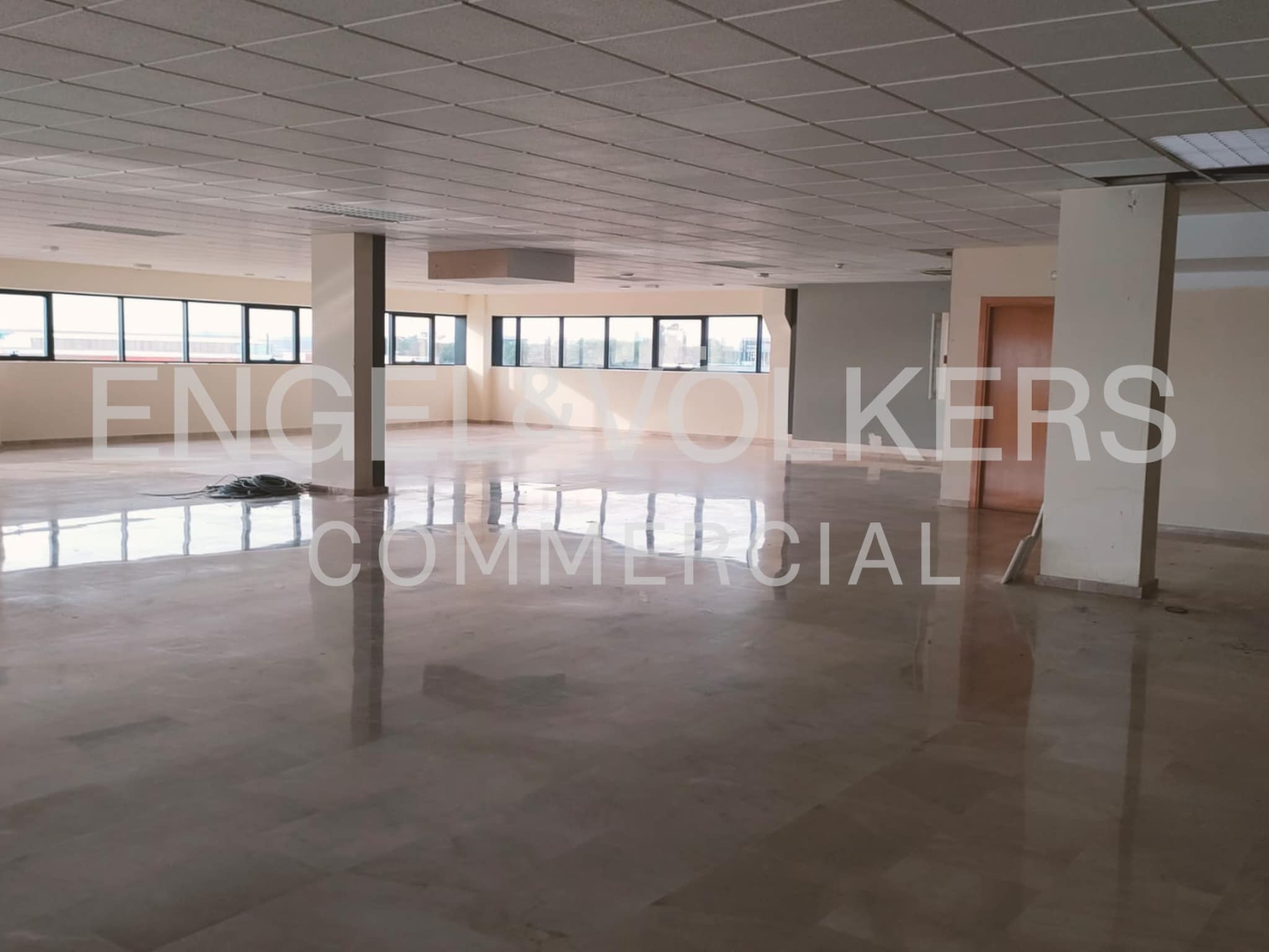 Bureau dans San Fernando de Henares, Madrid à louer Plan d’étage– Image 1 sur 4