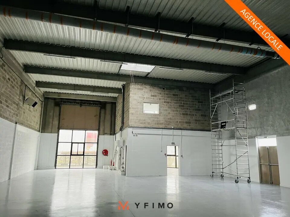 Local d’activités dans Coignières à louer Photo intérieure– Image 1 sur 5
